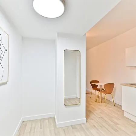 Cozy And Convenient Studio In Asnieres-sur-seine-ii * Asnières