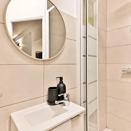 Cozy And Convenient Studio In Asnieres-sur-seine-ii Appartamento *