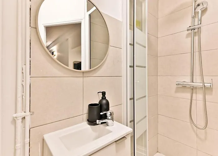 Cozy And Convenient Studio In Asnieres-sur-seine-ii Appartamento *